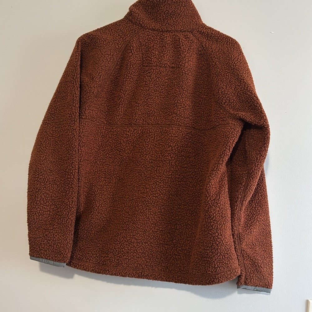 Carhartt Brown Sherpa Pullover with Gray Trim - Picture 2 of 5